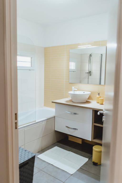 Le Jardin de Corail, splendide F1 à 2 pas du lagon - 64