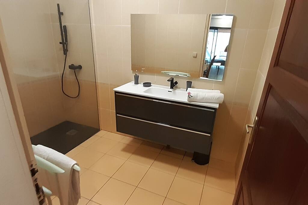 La Kaz Paille en Queue, Superbe Villa avec Piscine chauffée et jacuzzi - 23